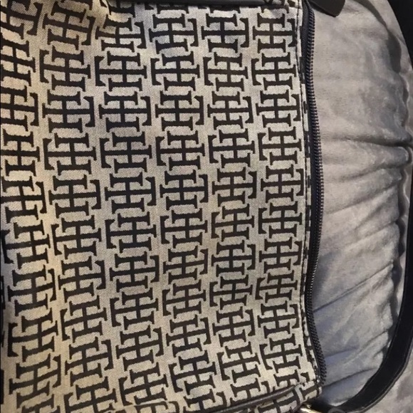 Tommy Hilfiger purse - Picture 2 of 2
